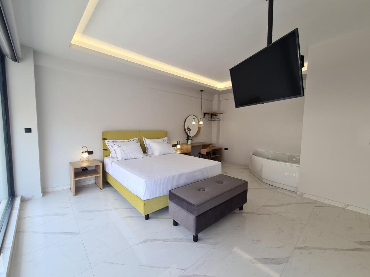 Ilia'S Luxury Suites - Adults Only 西洛卡特伦 外观 照片