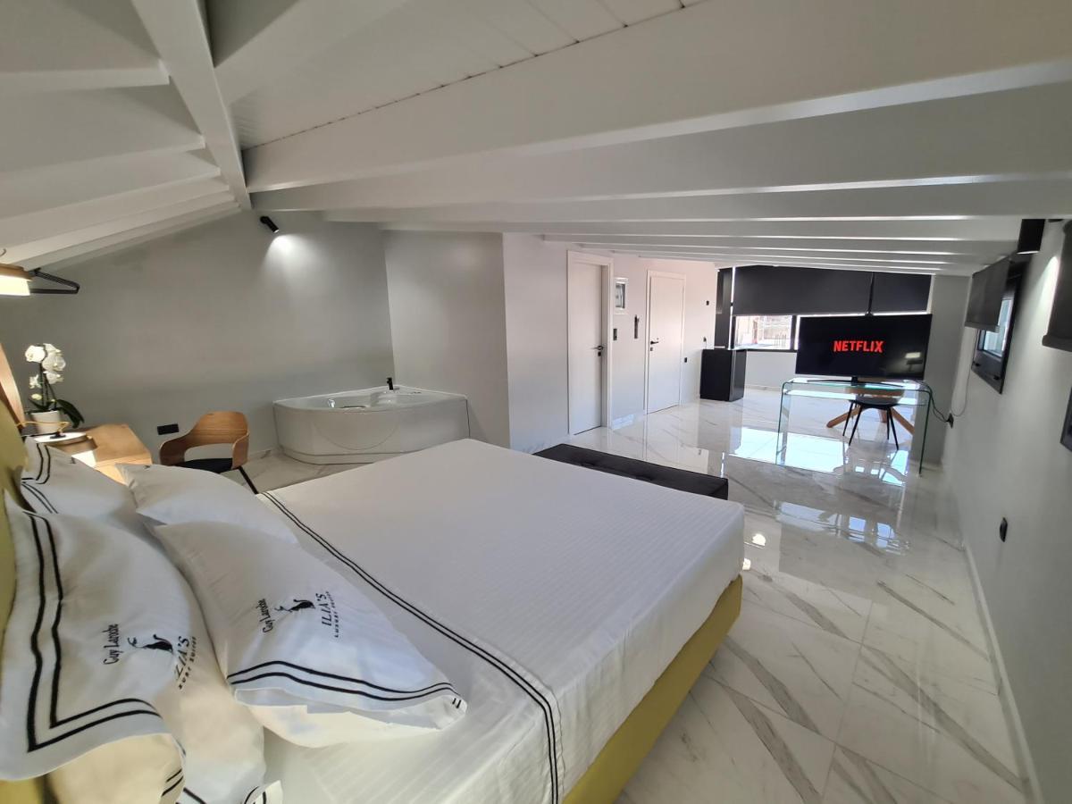 Ilia'S Luxury Suites - Adults Only 西洛卡特伦 外观 照片
